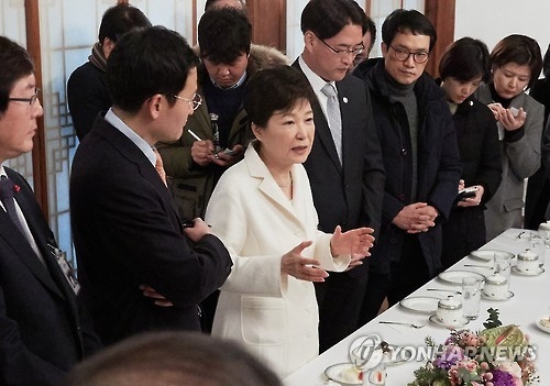朴대통령, 특검 파상공세에 직접 대응하나…"더 물러설 곳 없다" - 1