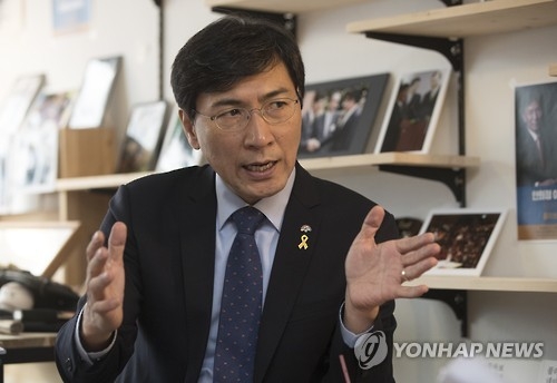 안희정 "文과 비교 않겠다…친문 조폭집단 아냐, 겁먹지 말라" - 2