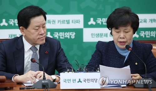 국민의당·안철수,'리베이트 무죄'에 "정권차원 음모 파헤쳐야" - 2