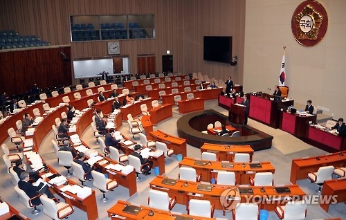 국회 개헌특위, 오늘 전체회의…자문위원 의견 개진 - 1