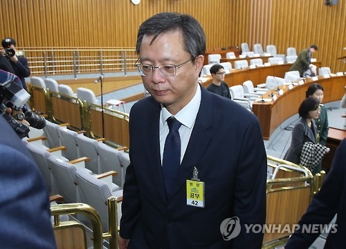 '최순실 비호 의혹' 우병우 내주초 소환…고강도 조사 예고 - 1
