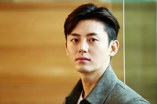'푸른바다' 이지훈 "'전지현 건든 놈 혼내자' 댓글에 악역 실감" - 1