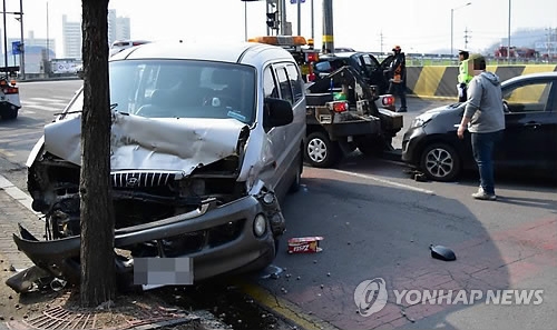 美군무원 4중추돌사고 내고 음주측정 거부