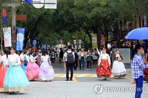 전주 한옥마을 인파