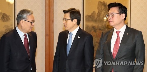 정우택 "안보에 한목소리 내야…野, 사드배치 아직도 통일못해" - 1