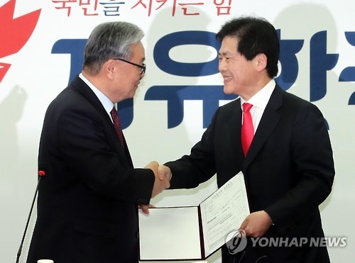 '보수논객' 김진, 자유한국당 입당해 대선출마 선언 - 1