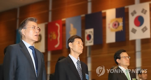 피살정국에 안보자문단 띄운 文…'강한 안보론' 부각 주력 - 1