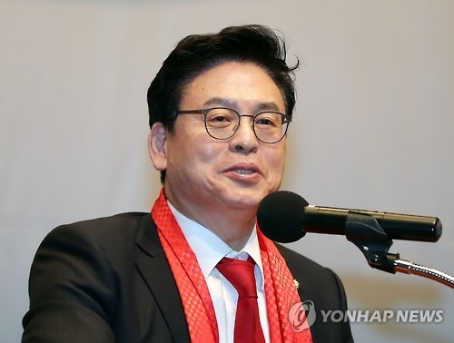 정우택 "안희정, 구태정치로 옮아가…과거검증 철저히 해야" - 1