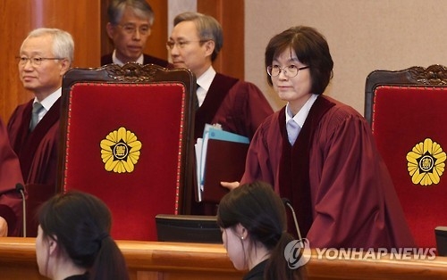 헌재, 평의 본격 돌입…朴대통령 탄핵 놓고 재판관 격론 - 1