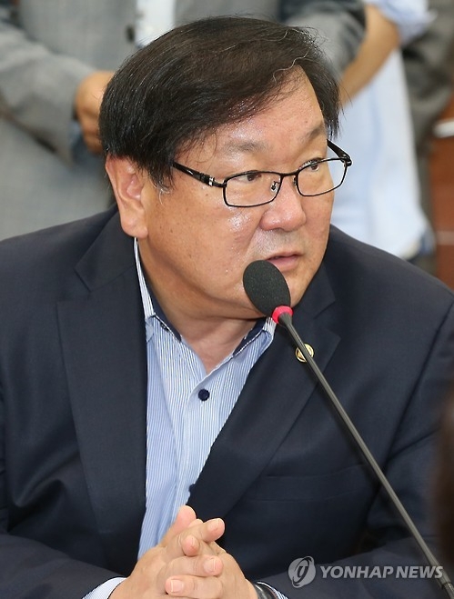 文측 "安, 39석으로 국정 어떻게…정권연장 편에 설지 답해야" - 1
