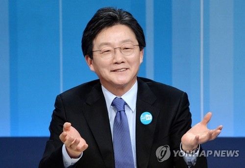 후보들, '스탠딩 토론' 겉으론 '환영'…속으론 유불리 계산 - 5