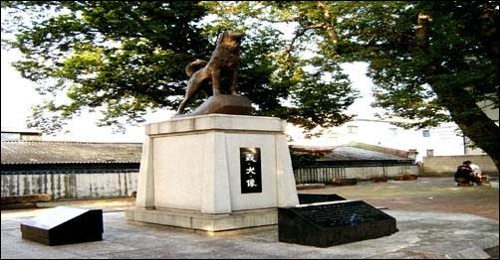 전라북도 임실군 오수면 오수리에 설치된 오수의 개 동상(사진=한국관광공사)