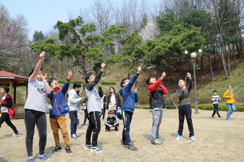 국방과학연구소 견학·체험 프로그램에 참가한 학생들