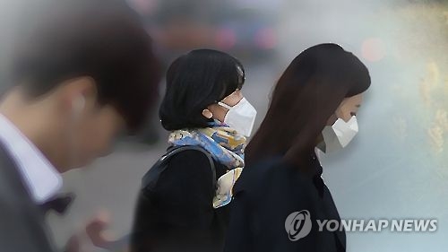 미세먼지 덮치면 어떻게…"부득이 외출 땐 마스크·긴소매" - 1