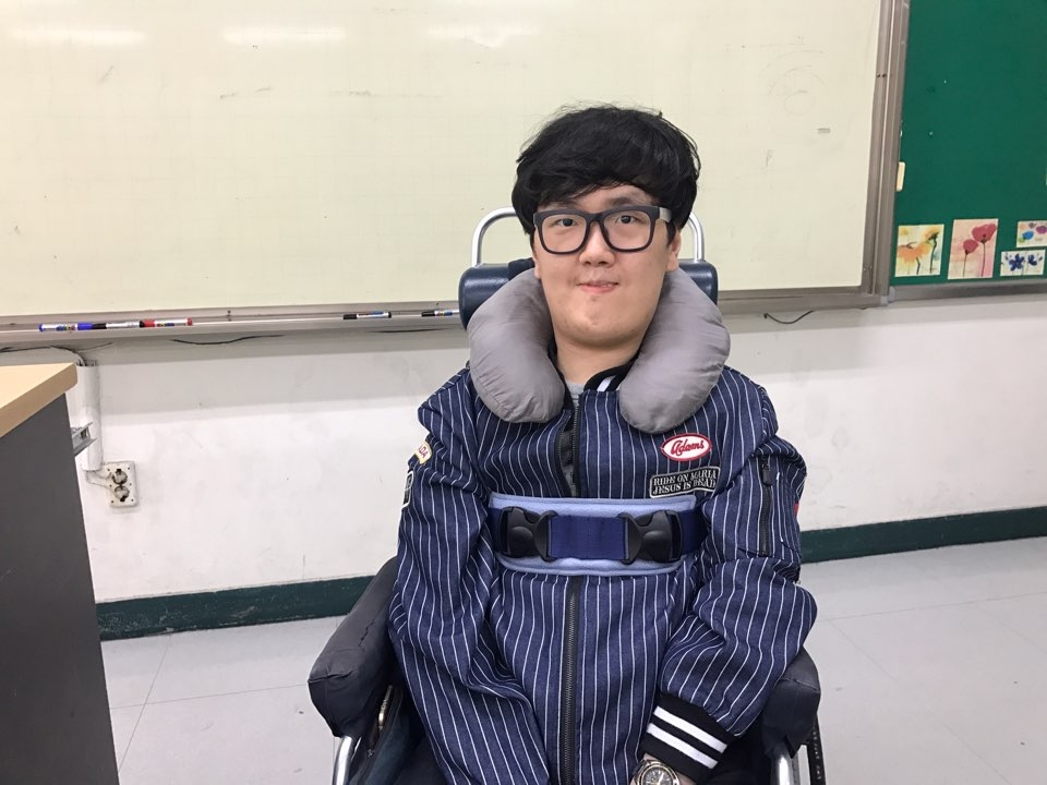 '지체장애 1급' 서울 덕수중 박성욱 교사