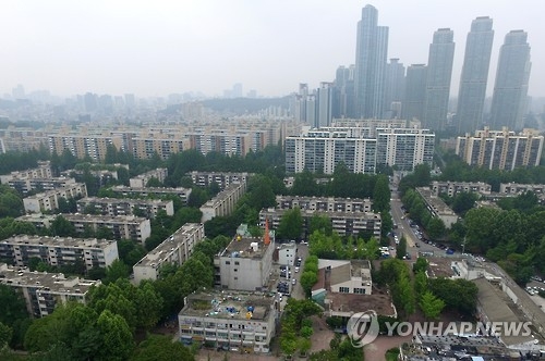 대선 이후 서울 아파트값은 강세가 지속되고 있는 가운데 지난주 주간 아파트값 상승폭이 7개월 만에 최대치를 기록했다. [연합뉴스 잘사진]