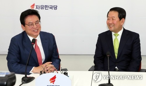 박주선 "의좋은 형제처럼 잘 해보자"…秋 "가장 든든한 우군"(종합) - 2