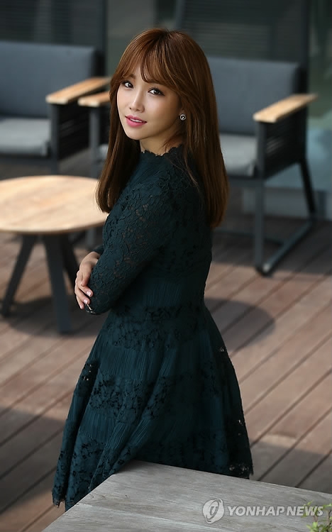 이유리 "웃음터져 자주 NG…변혜영, 사랑스럽나요?" - 2