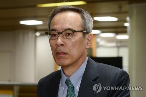 '삼성합병 반대론자' 주진형 전 대표 증인출석(서울=연합뉴스) 김인철 기자 = 삼성합병에 반대의견을 냈던 것으로 알려진 주진형 전 한화투자증권 대표가 29일 오전 서울 서초구 서울중앙지방법원에서 열리는 박근혜 전 대통령의 공판에 증인으로 출석하고 있다. 2017.5.29yatoya@yna.co.kr
