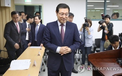 文정부 특명은 '정규직 늘리기'…일자리 정책 전면 재설계 - 1