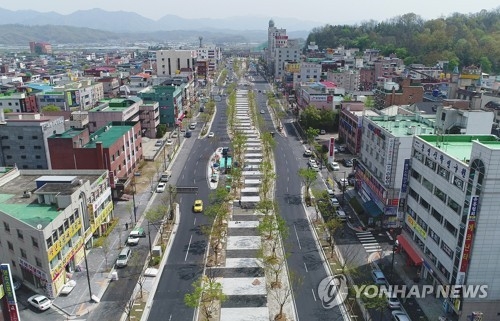 전주역 앞 '첫 마중길'