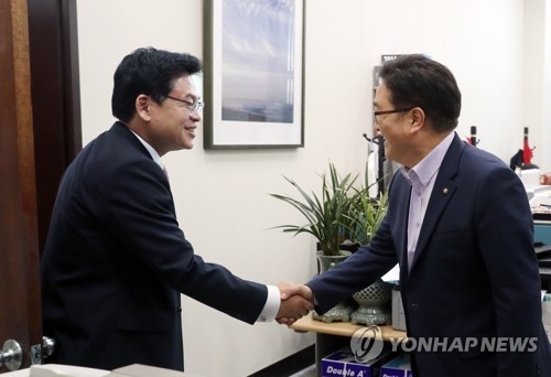 우원식·정우택 회동…"국회주도 협의체 실무협의 진행" - 1