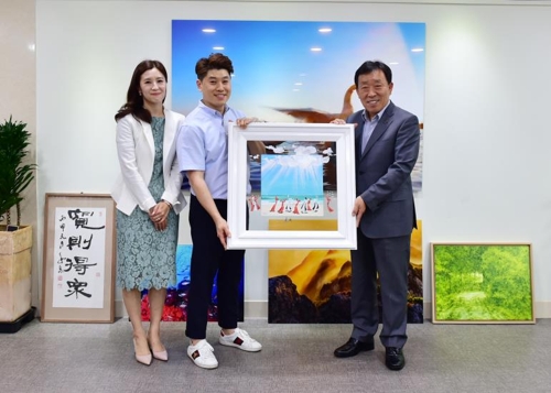 이탈리아 화가 세월호 추모작품 3점 안산시에 기증.