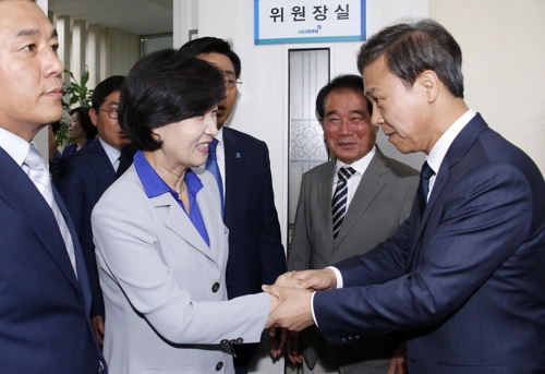 전주시 지원 다큐영화 '노무현입니다'…민주당 최고위서도 화제 - 1