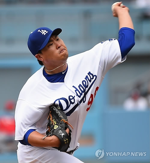 류현진, 홈런 3방에 4실점…조기 강판