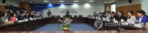 文정부, 내년부터 5세 이하 아동수당 월10만원 지급(종합) - 2
