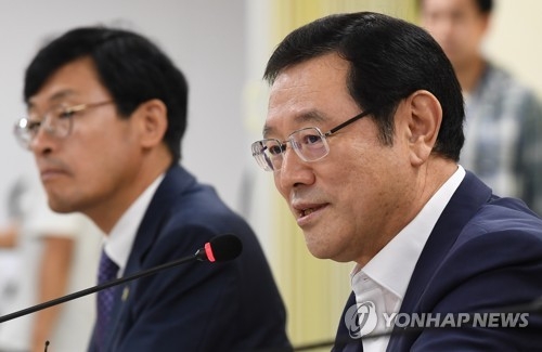 일자리委, 첫 회의서 '규제혁파·고용평가 강화' 보고 - 2