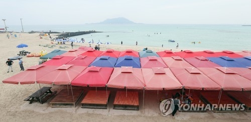 "제주 해수욕장 개장이다!"