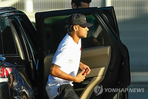 네이마르 "PSG 이적 아버지 뜻과 무관" - 1