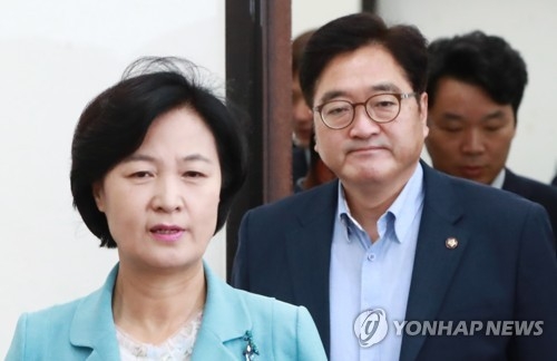 돌아온 文대통령과 여야 지도부…'안보·집값' 전방위 대치 - 2