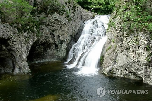 일제에 뺏긴 이름 되찾은 주왕산 용연폭포