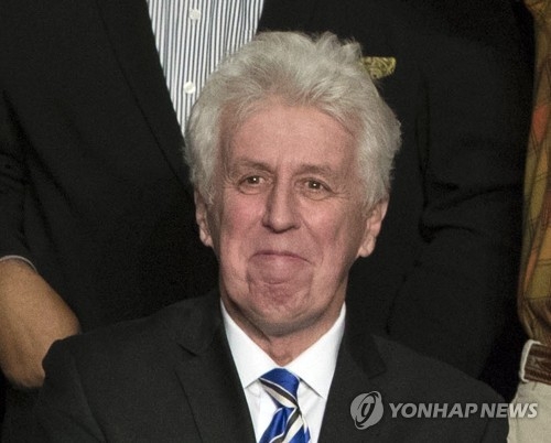 나치 구호 사용했다 해고된 제프리 로드
