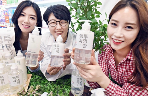 홈플러스, 애경과 손잡고 모든 성분 표기 생활미용용품 출시 - 1