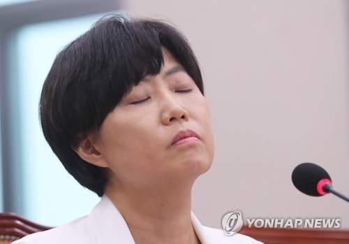 이유정 사퇴에 與 "안타까워" vs 野 "인사실패 책임 물어야" - 1