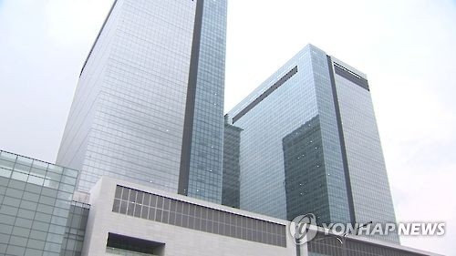 주춤하던 삼성전자…펀더멘털 집중 조명에 다시 '기지개' - 1