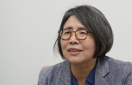 인터뷰하는 김영란 서강대 석좌교수