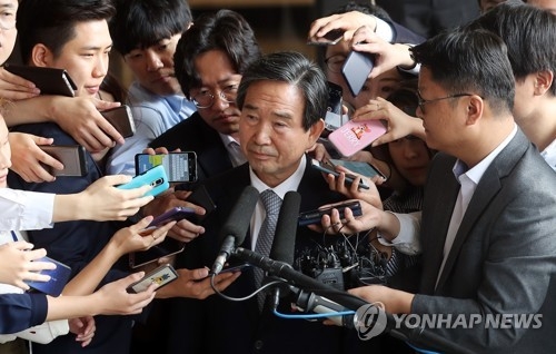 검찰 출석하는 하성용 전 대표