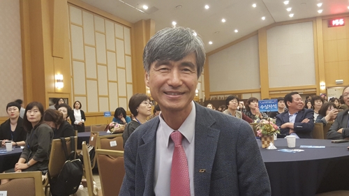 한양대 교육학과 차윤경 교수가 다문화교육 정착과 다문화정책 수립 등에 기여한 공로로 21일 강원도 원주시 한솔오크밸리에서 열린 제11회 전국다문화가족네트워크대회에서 대통령 표창을 받았다.