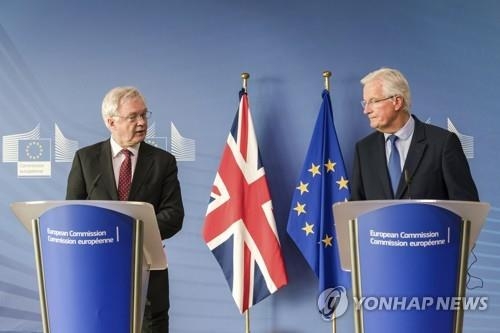 英 "이혼합의금 지급 제안은 EU와 FTA 협상타결 조건부" - 2