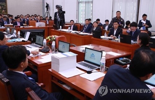 숫자로 보는 '2017 국정감사'…701·122·31 - 1