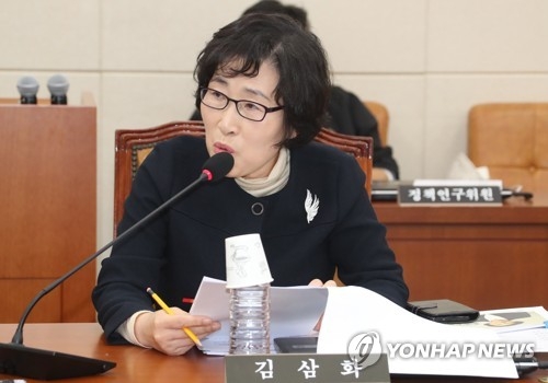 환노위, 유해물질 대책 질타…'방송장악' 문구시위에 한때 파행(종합) - 2