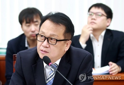 민병두 "박원순, 꽃길 아닌 자갈밭도 걸어야" - 1