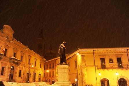 이탈리아에 있는 시인 오비디우스의 동상 [ANSA통신 홈페이지 캡처] 