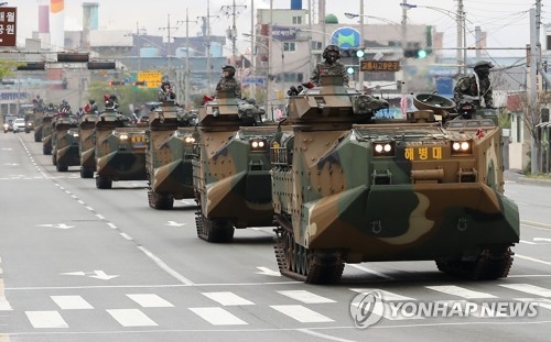 부대로 복귀하는 해병대(포항=연합뉴스) 김준범 기자