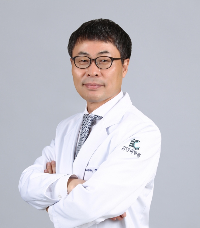 장재우 김안과병원 부원장