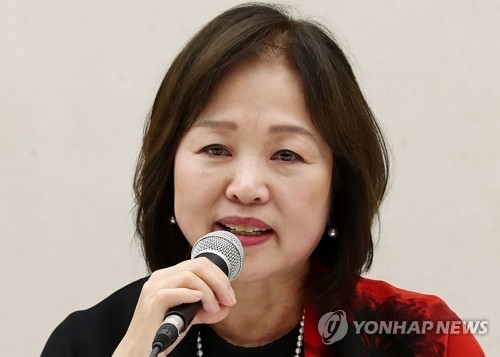 인사말하는 박인자 조직위원장(서울=연합뉴스) 이재희 기자 = 16일 오전 서울 중구 프레지던트호텔에서 열린 '제8회 대한민국발레축제' 기자간담회에서 박인자 조직위원장이 인사말을 하고 있다. 2018.5.16scape@yna.co.kr